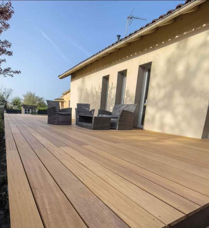Terrasse pour piscines près de Castres