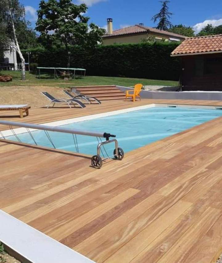 Terrasse pour piscines près de Castres
