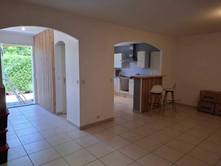 Intérieur de maison en bois près de Castres