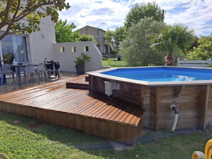 Terrasse en bois près de Castres