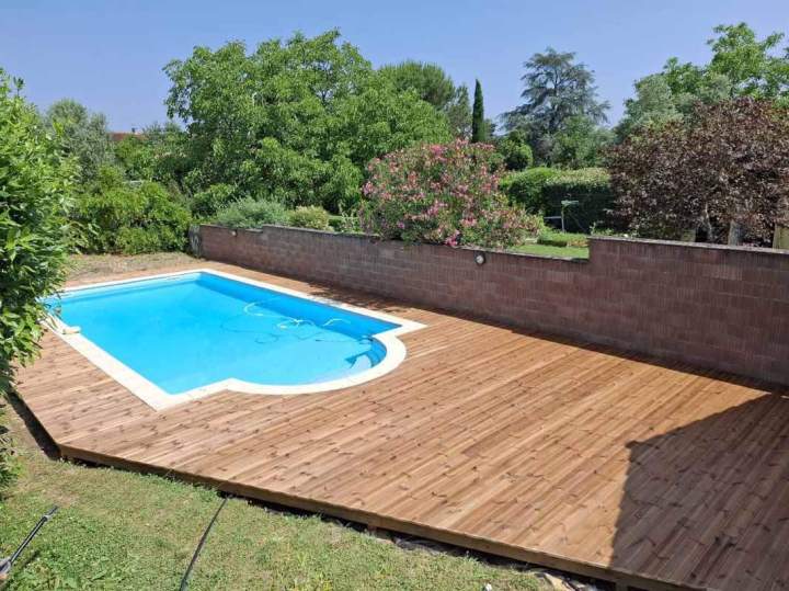 Pose de terrasse près de Castres