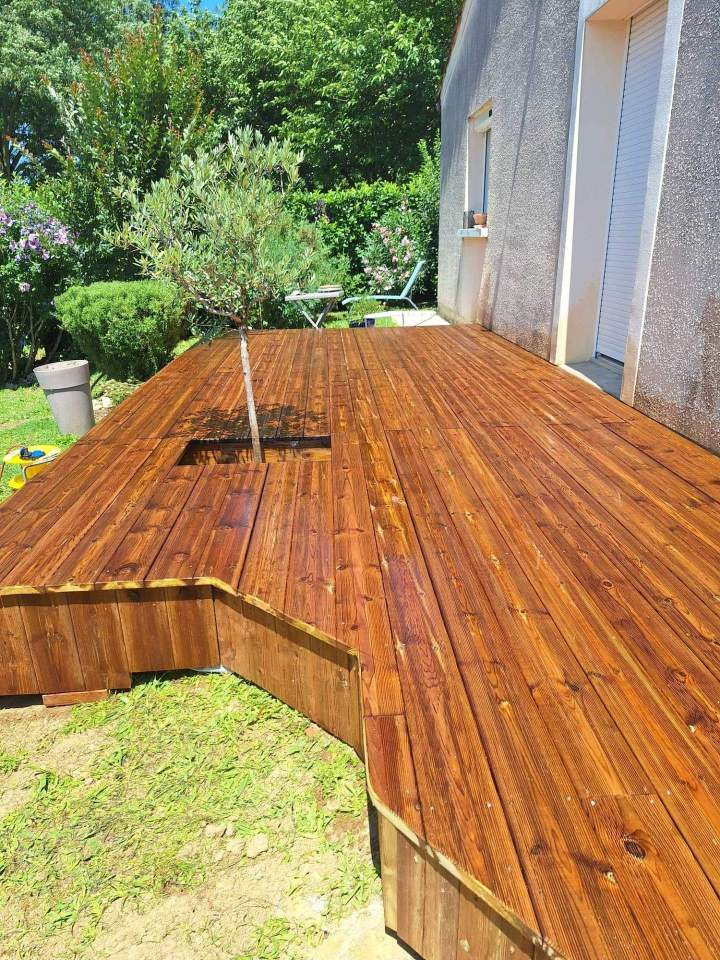 Terrasse en bois près de Castres