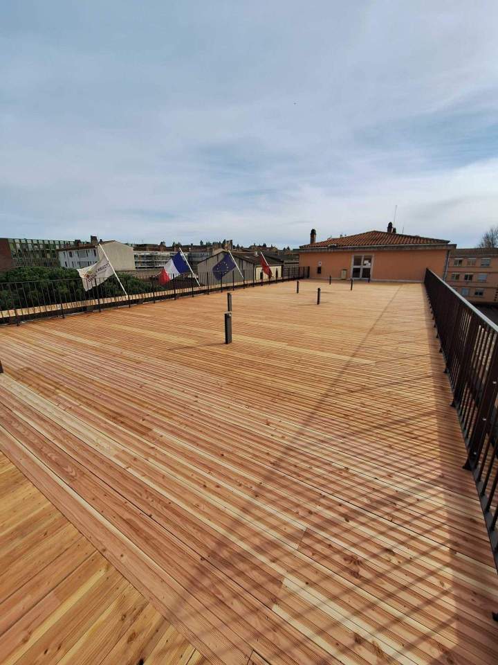 Installation de terrasse extérieur près de Castres