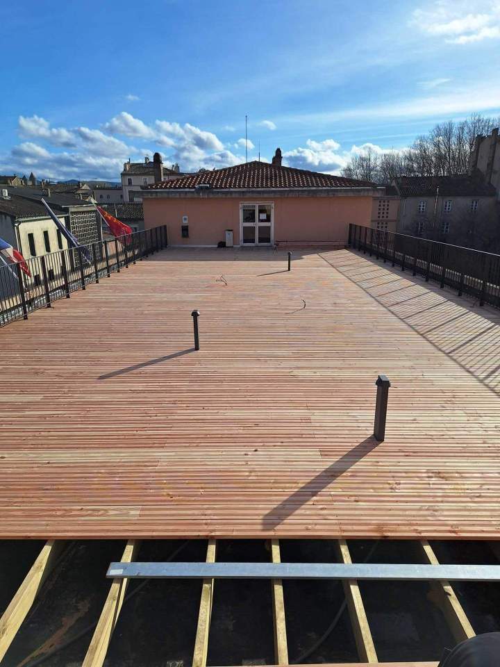 Installation de terrasse extérieur près de Castres